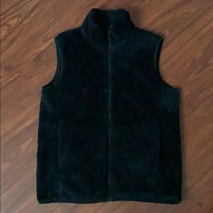Uniqlo Fluffy Yarn Fleece Vest